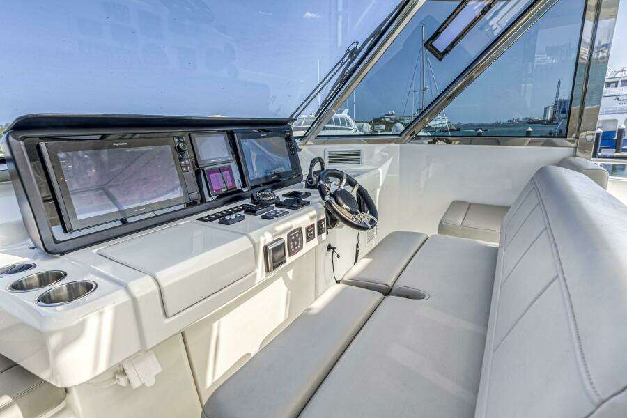 54ft Aquila Yacht For Sale