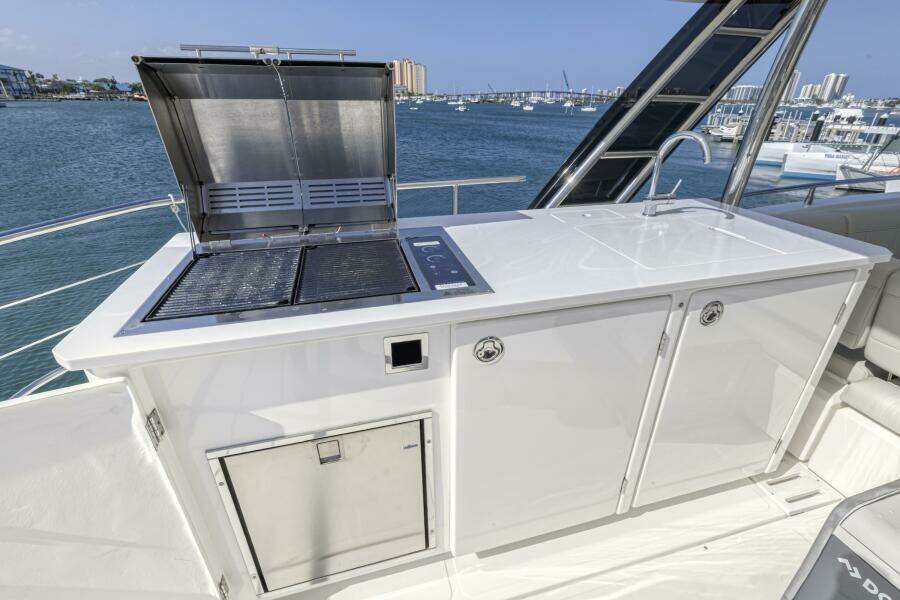 54ft Aquila Yacht For Sale