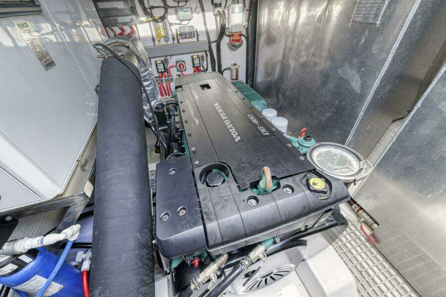54ft Aquila Yacht For Sale