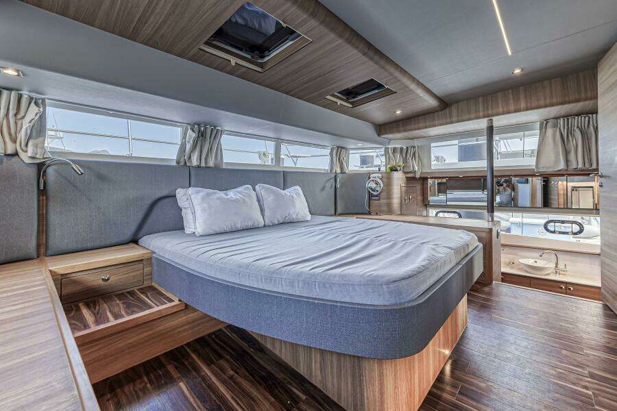 54ft Aquila Yacht For Sale