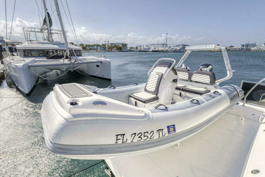 54ft Aquila Yacht For Sale