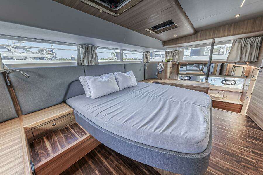 54ft Aquila Yacht For Sale
