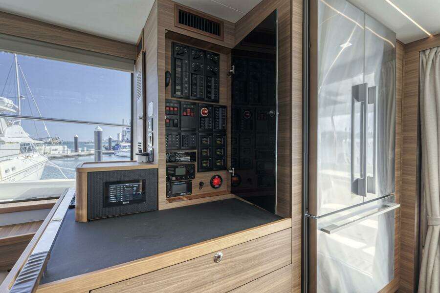 54ft Aquila Yacht For Sale