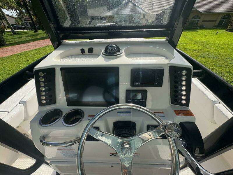 24ft Robalo Yacht For Sale