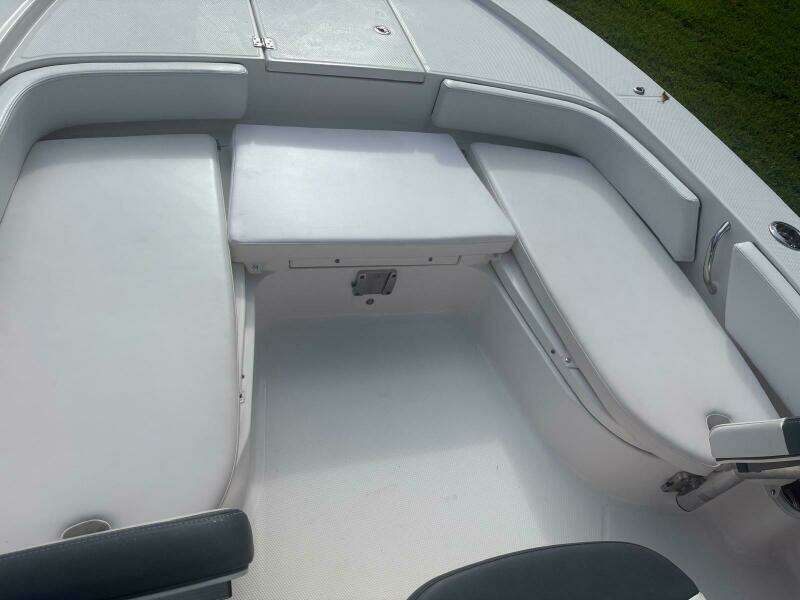 24ft Robalo Yacht For Sale