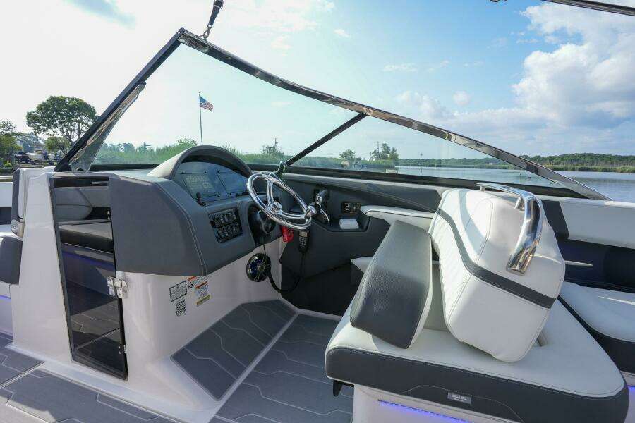 29ft Regal Yacht For Sale