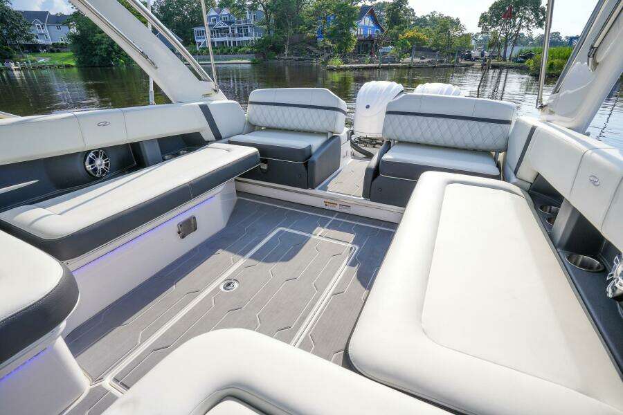 29ft Regal Yacht For Sale