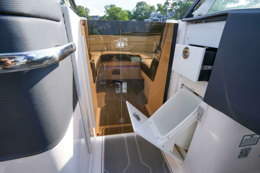 29ft Regal Yacht For Sale
