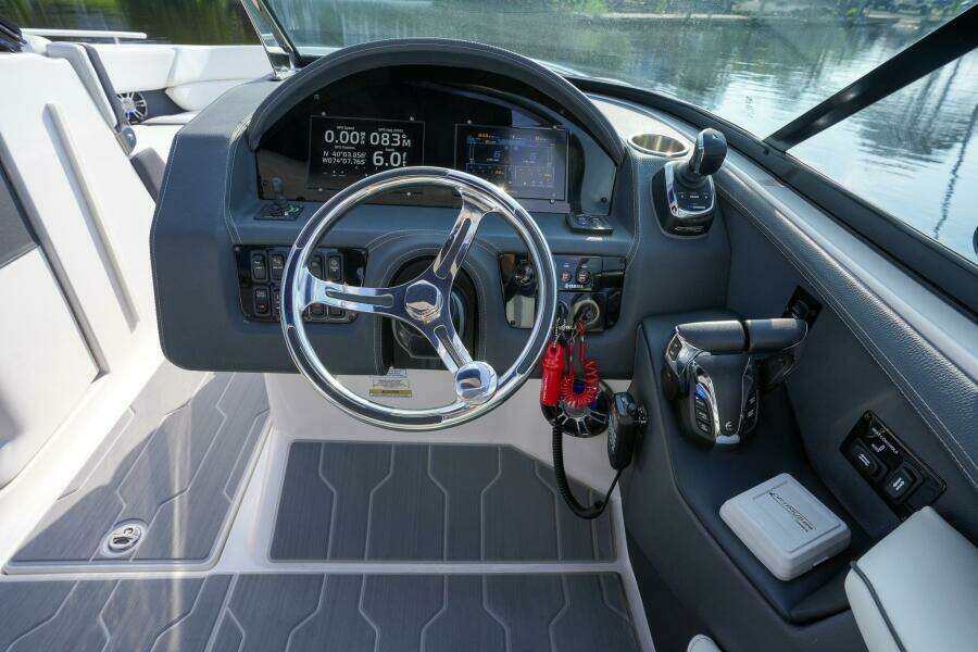 29ft Regal Yacht For Sale