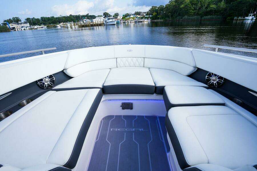 29ft Regal Yacht For Sale