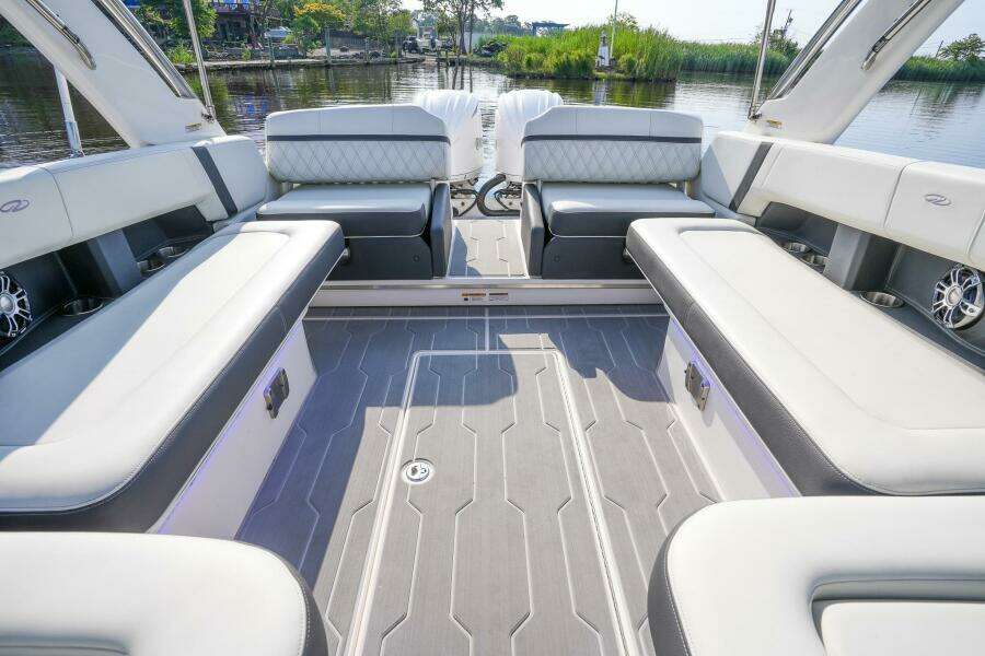 29ft Regal Yacht For Sale
