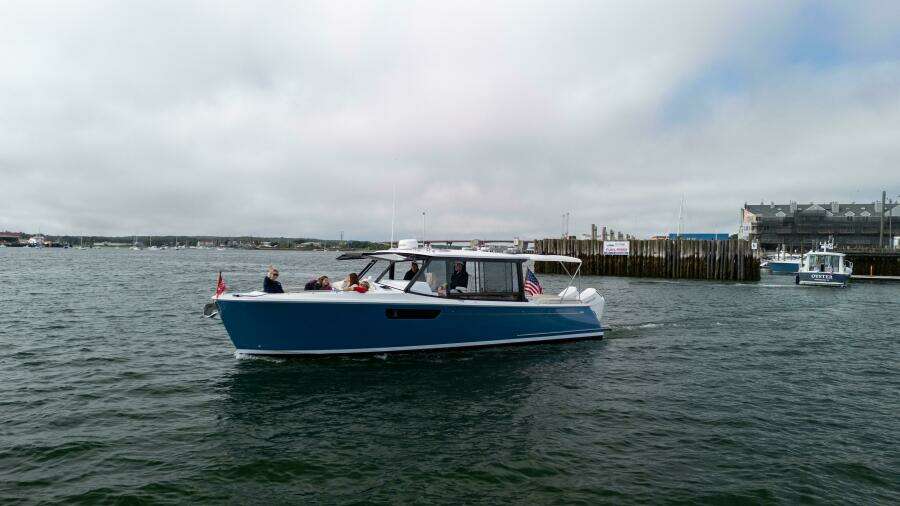 35ft MJM Yacht For Sale