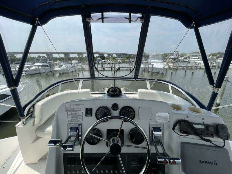 Monday Afternoon 32ft Silverton Yacht For Sale
