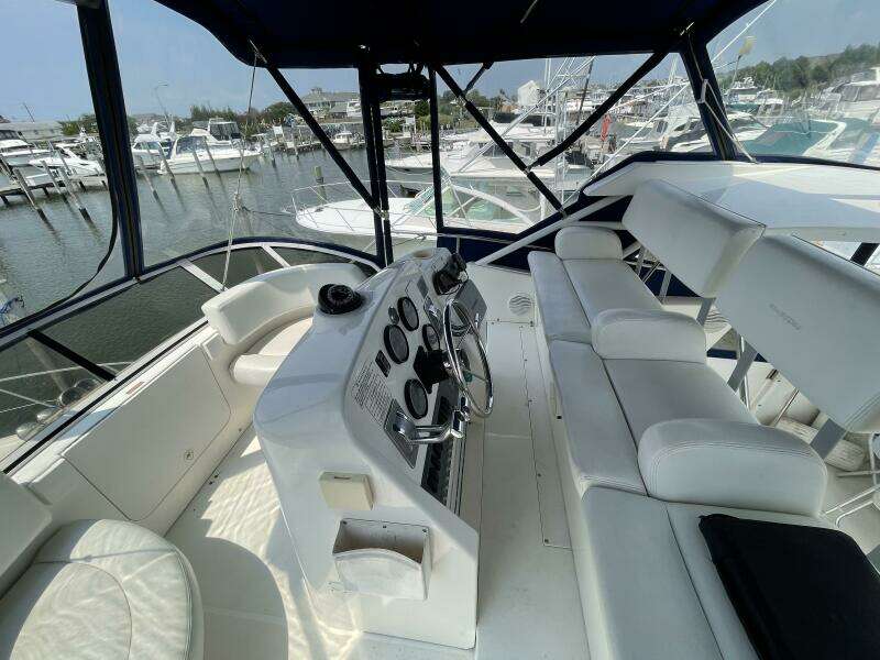Monday Afternoon 32ft Silverton Yacht For Sale