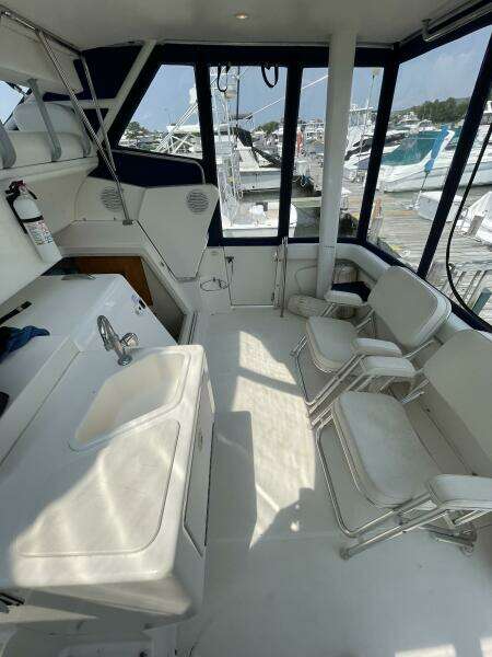 Monday Afternoon 32ft Silverton Yacht For Sale