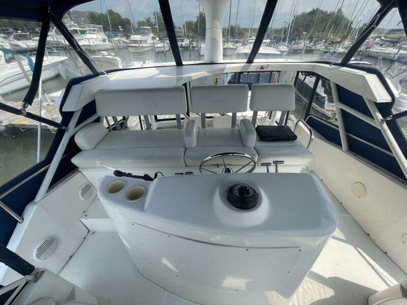 Monday Afternoon 32ft Silverton Yacht For Sale