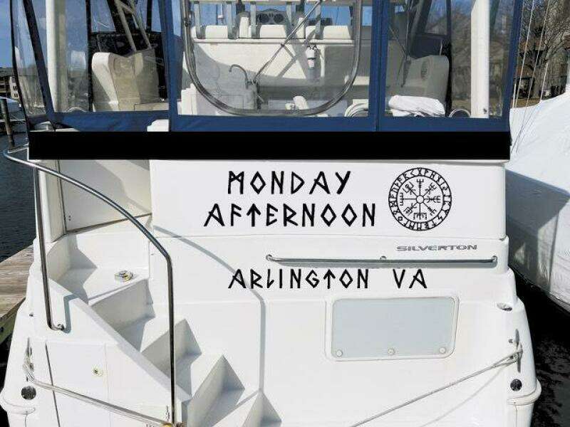 Monday Afternoon 32ft Silverton Yacht For Sale