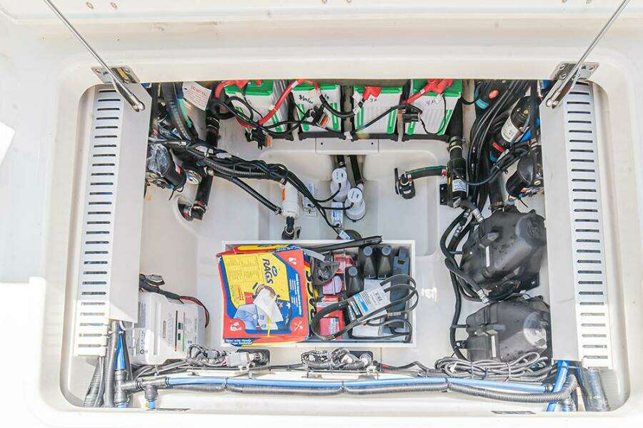 Engine hatch