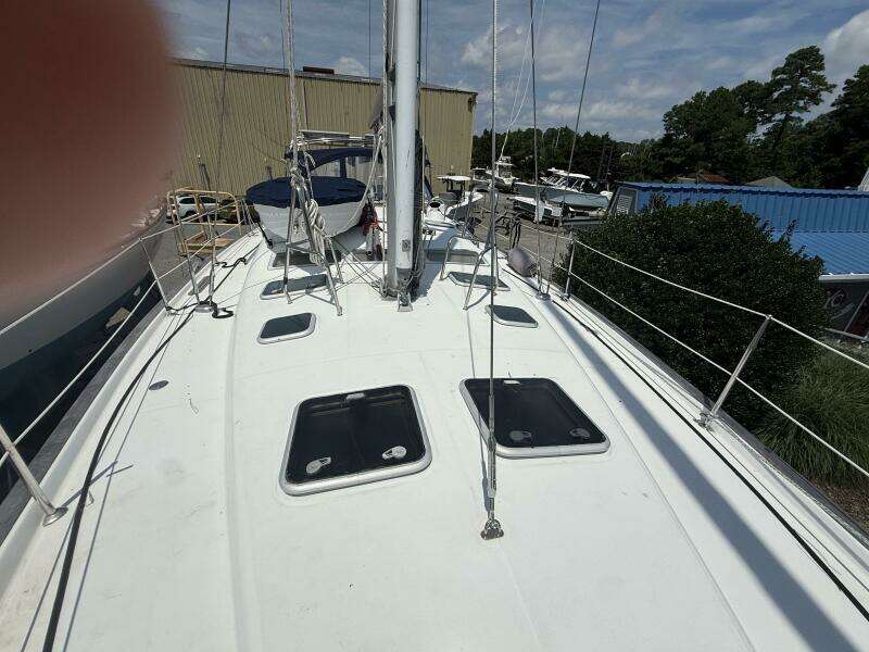Traveler 47ft Beneteau Yacht For Sale