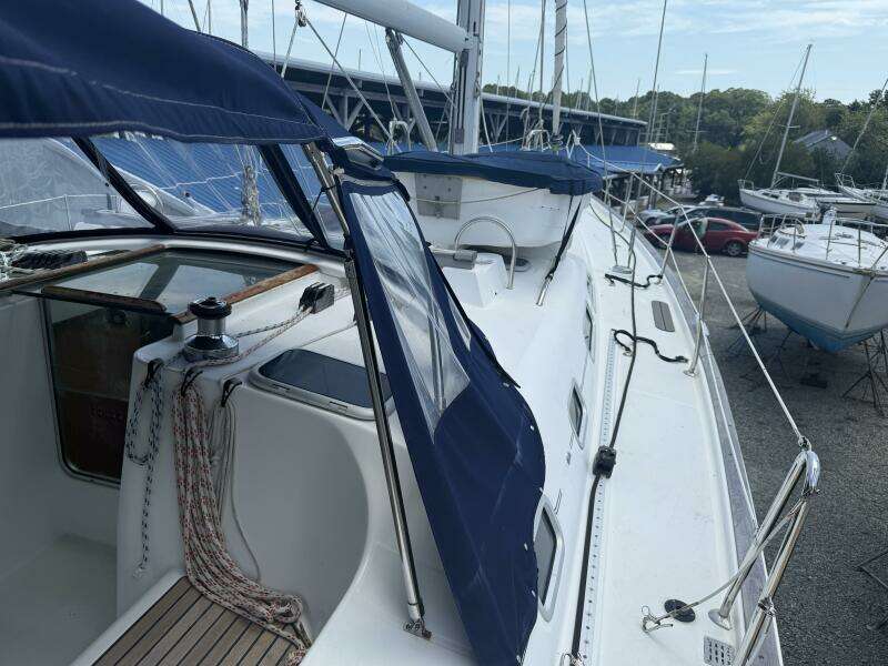Traveler 47ft Beneteau Yacht For Sale