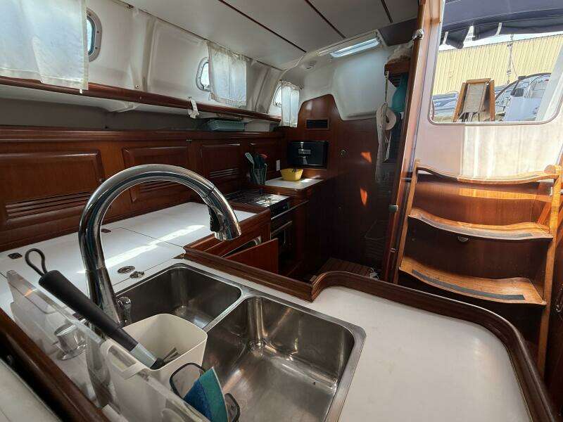 Traveler 47ft Beneteau Yacht For Sale