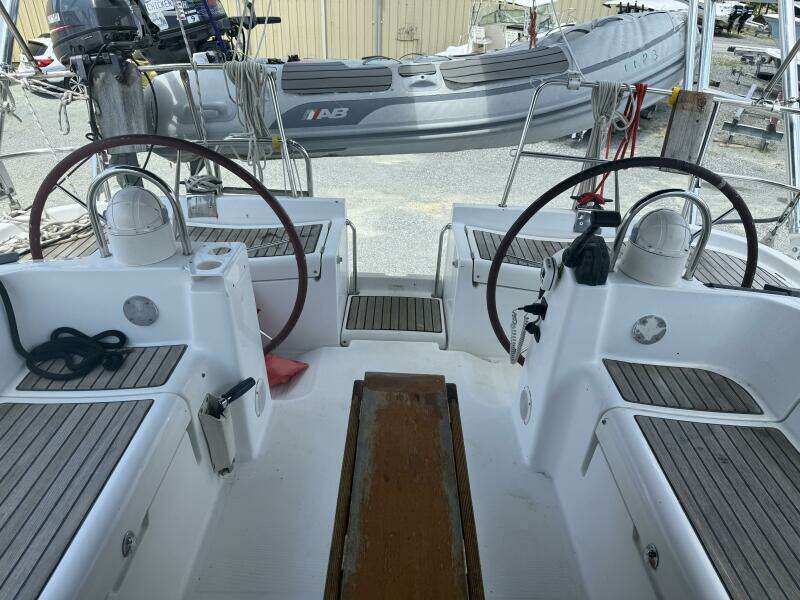 Traveler 47ft Beneteau Yacht For Sale