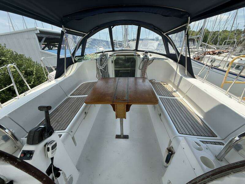 Traveler 47ft Beneteau Yacht For Sale