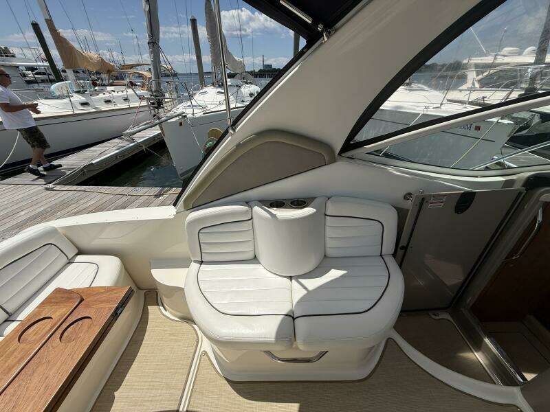 29ft Sea Ray Yacht For Sale