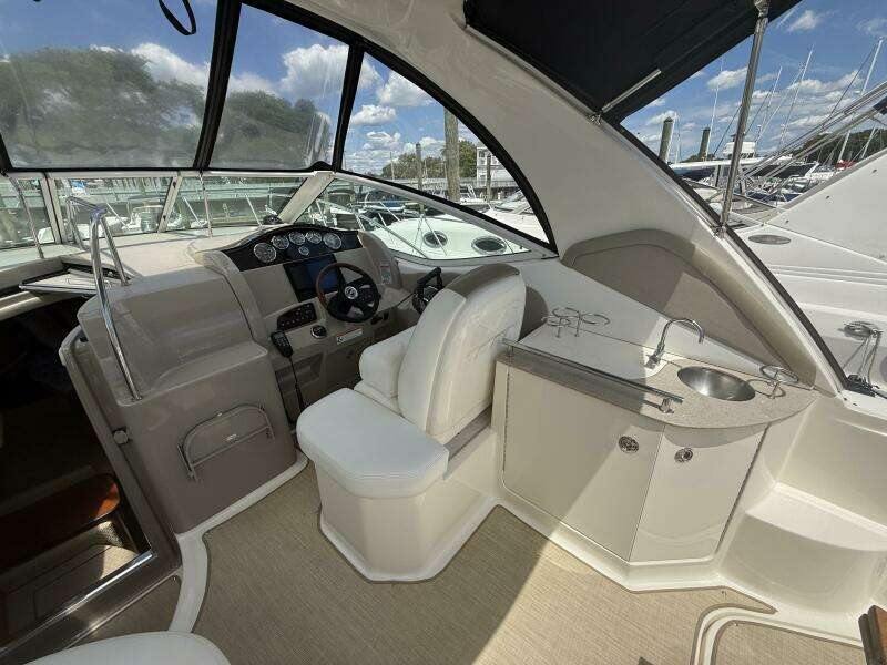 29ft Sea Ray Yacht For Sale