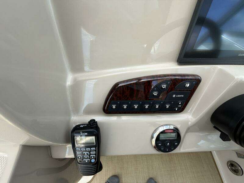 29ft Sea Ray Yacht For Sale