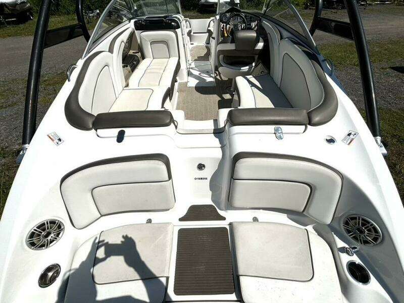 24ft Yamaha Boats Yacht For Sale