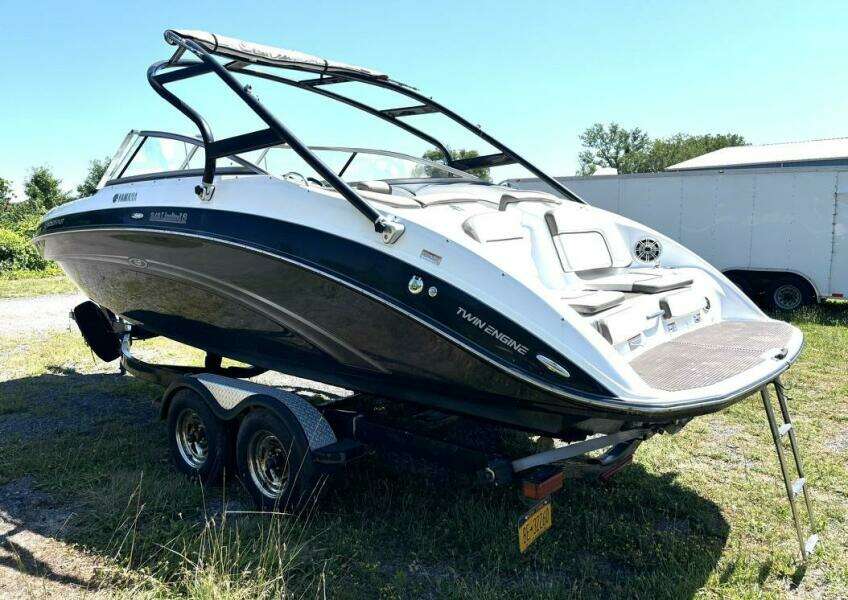 24ft Yamaha Boats Yacht For Sale