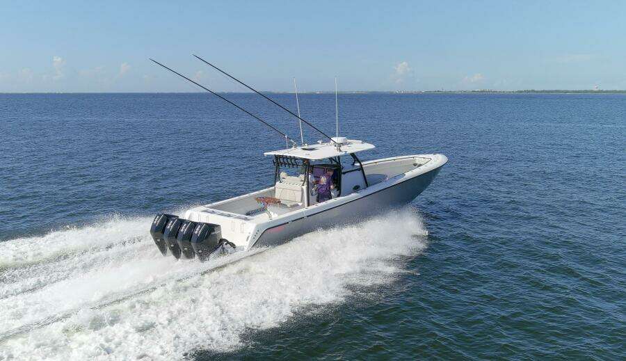 2022 44_ Contender 44 ST One More Stb Aft Running