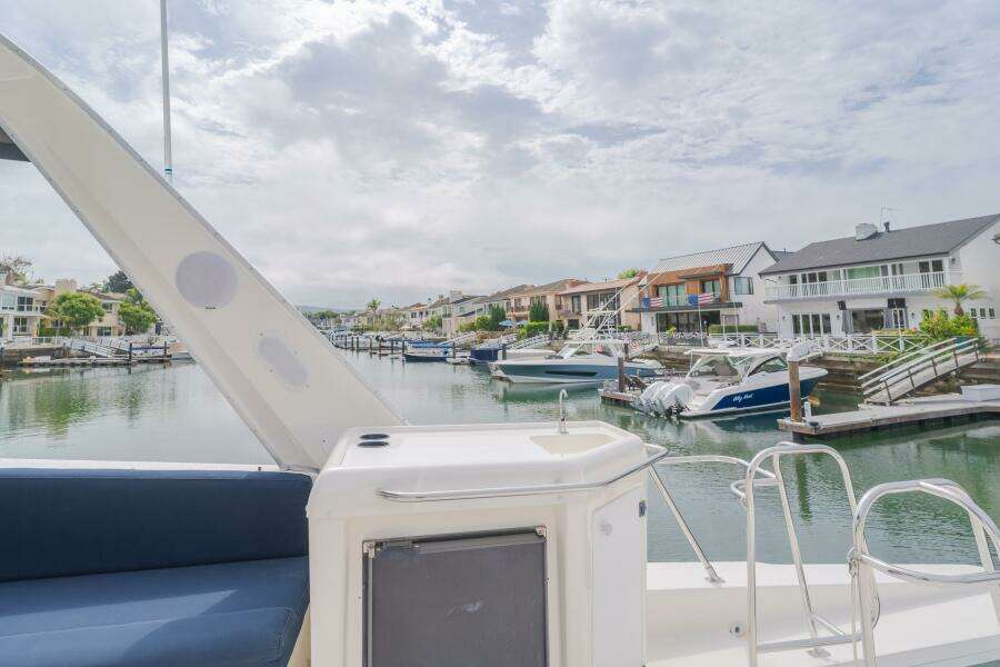 COFFEY TO COCKTAILS II 47ft Bayliner Yacht For Sale