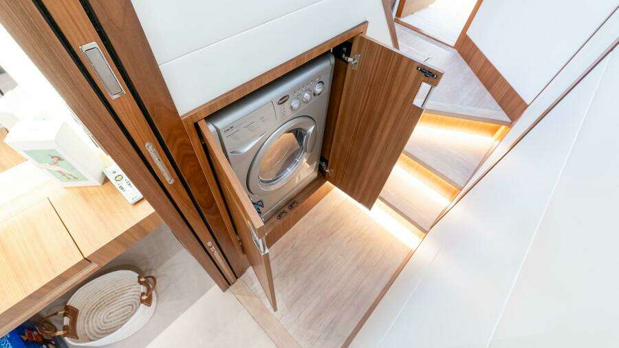 Just Joanne 58ft Absolute Yacht For Sale