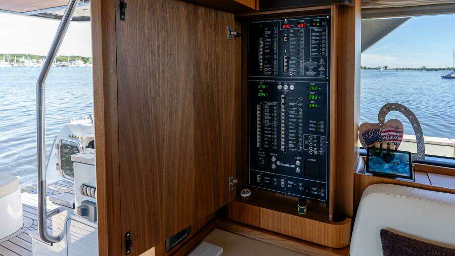 Just Joanne 58ft Absolute Yacht For Sale