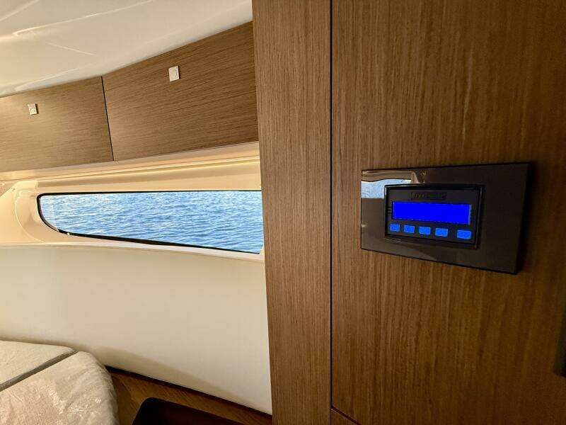 SaaSea 33ft Jeanneau Yacht For Sale