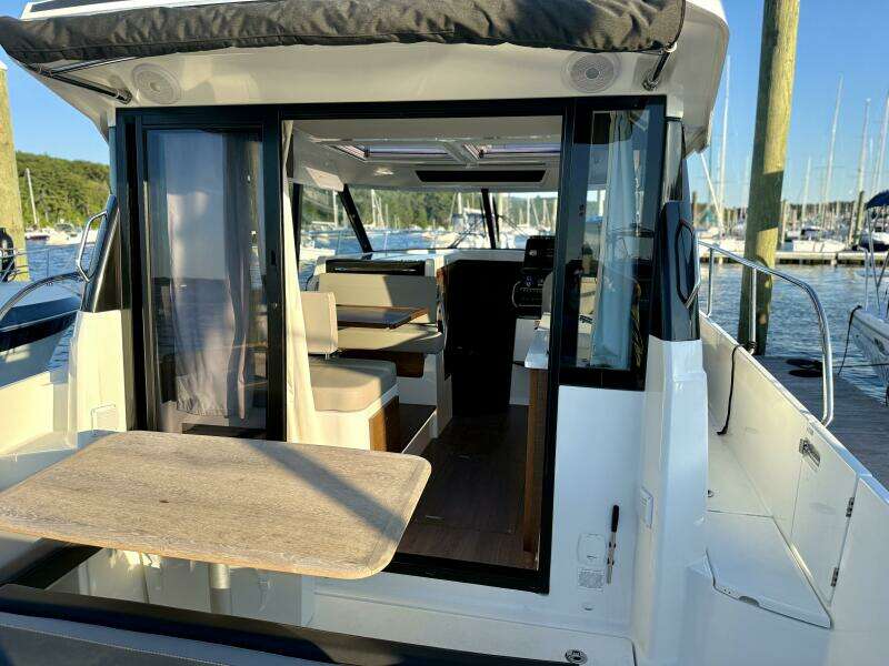 SaaSea 33ft Jeanneau Yacht For Sale