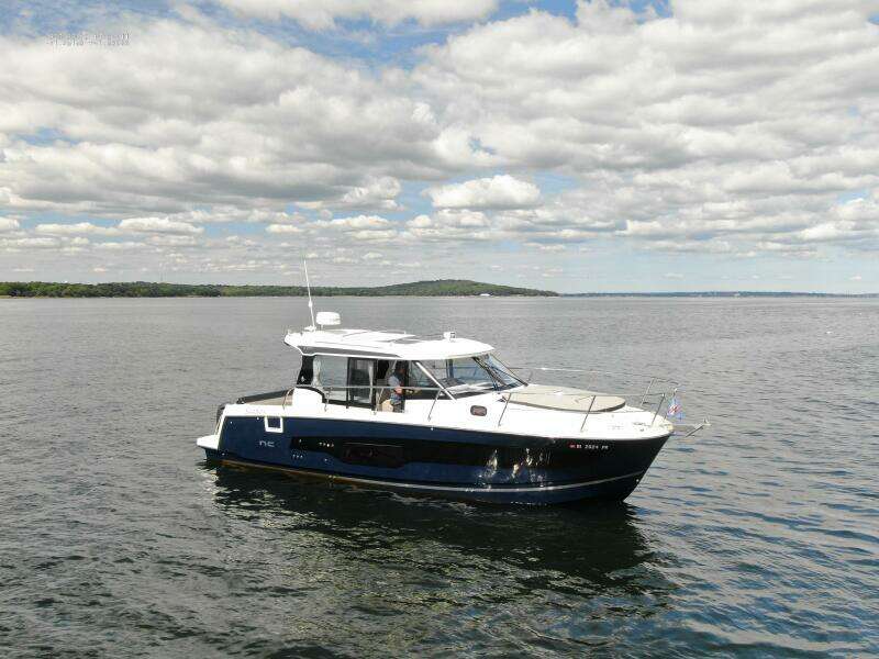 SaaSea 33ft Jeanneau Yacht For Sale