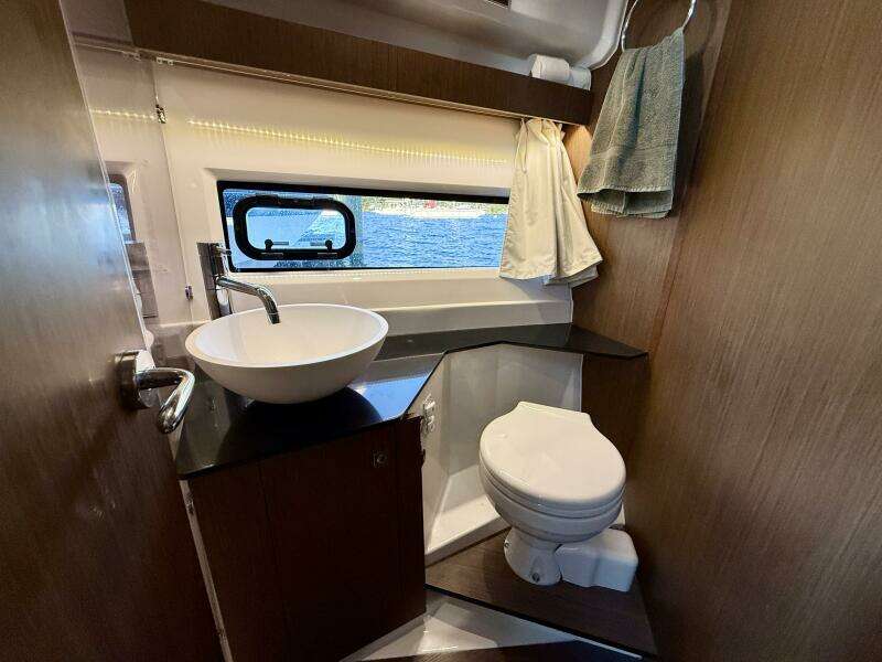 SaaSea 33ft Jeanneau Yacht For Sale