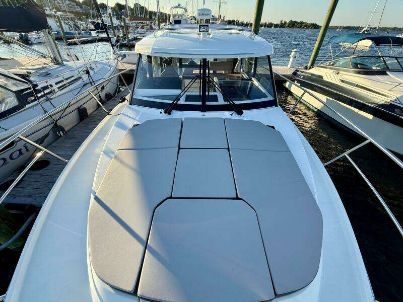 SaaSea 33ft Jeanneau Yacht For Sale
