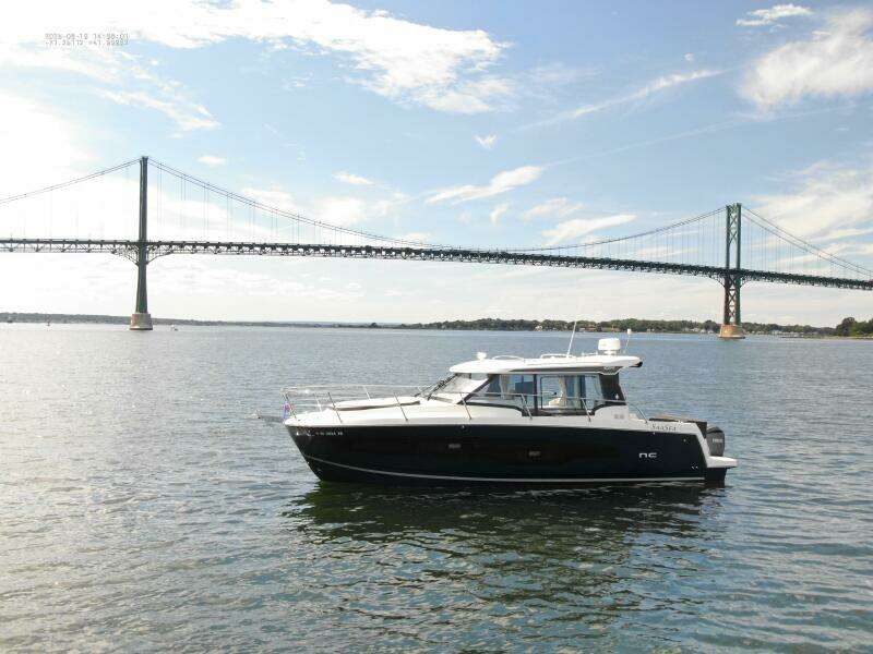 SaaSea 33ft Jeanneau Yacht For Sale