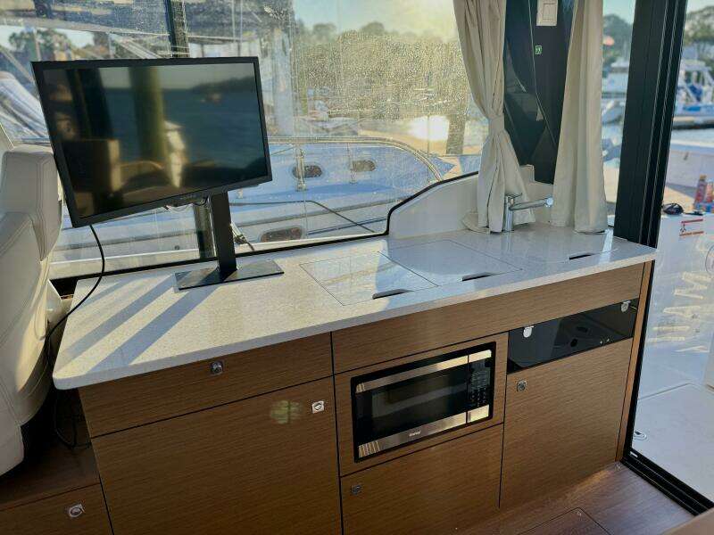 SaaSea 33ft Jeanneau Yacht For Sale