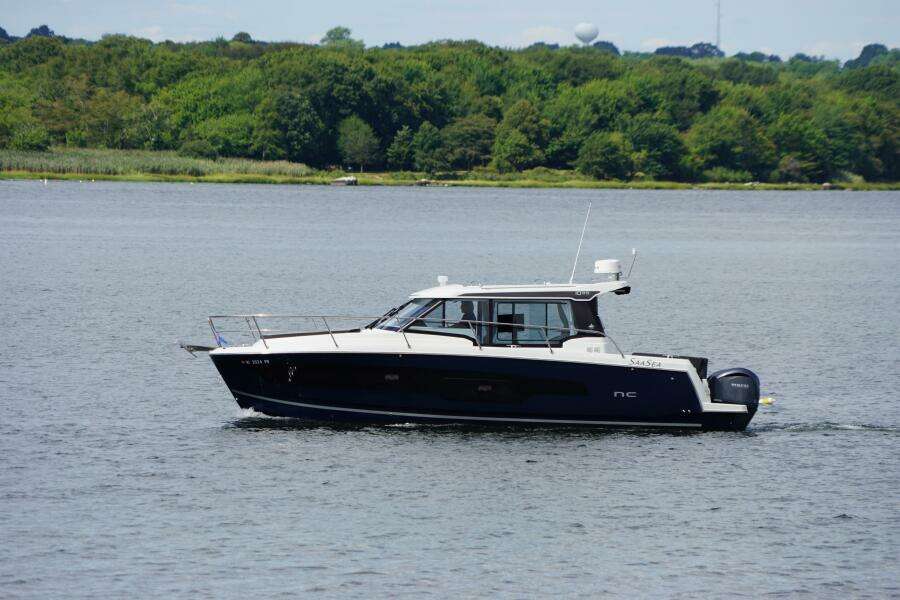 SaaSea 33ft Jeanneau Yacht For Sale