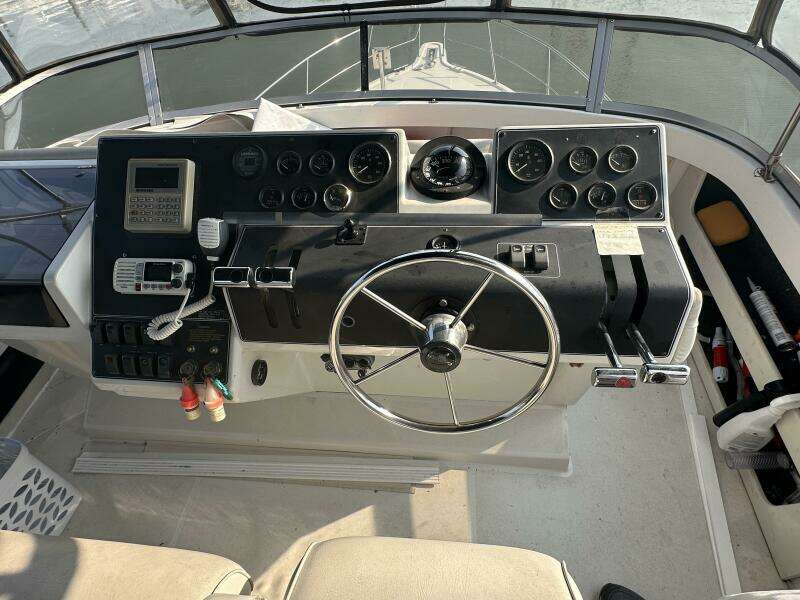 35ft Carver Yacht For Sale