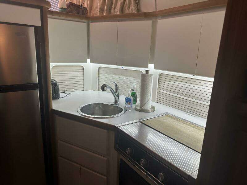 35ft Carver Yacht For Sale