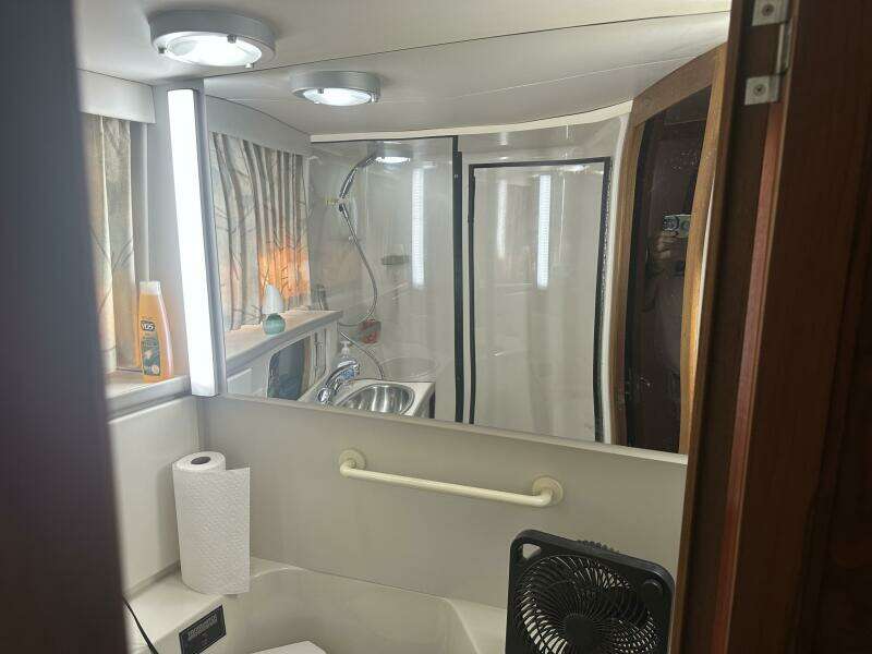 35ft Carver Yacht For Sale