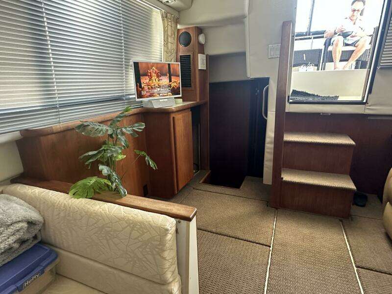 35ft Carver Yacht For Sale