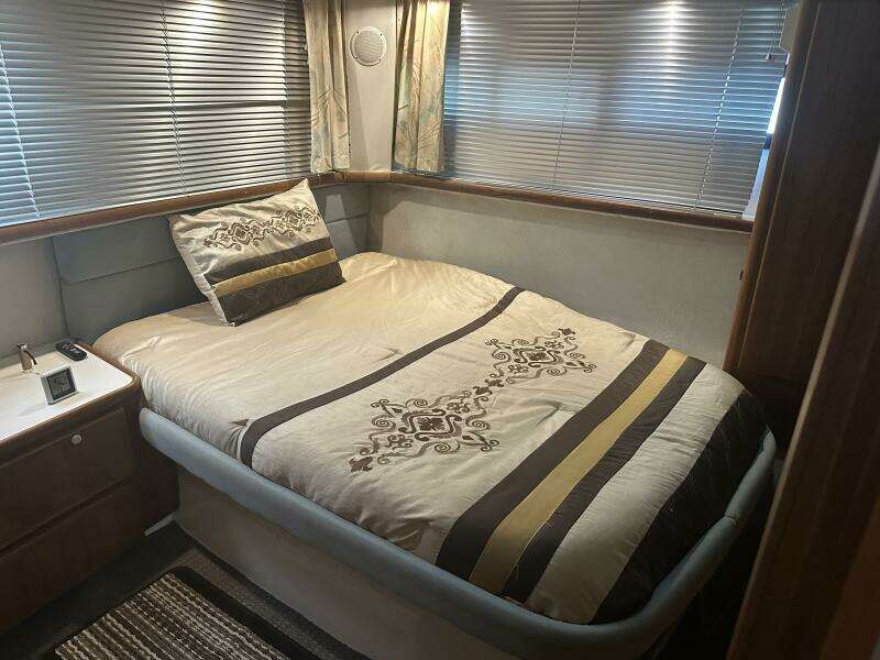 35ft Carver Yacht For Sale
