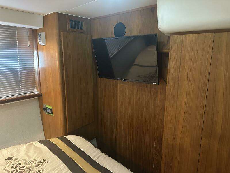 35ft Carver Yacht For Sale